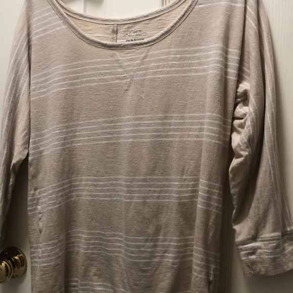 Old Navy Size Medium Oatmeal Colored 3/4 Slv Top - Picture 1 of 3